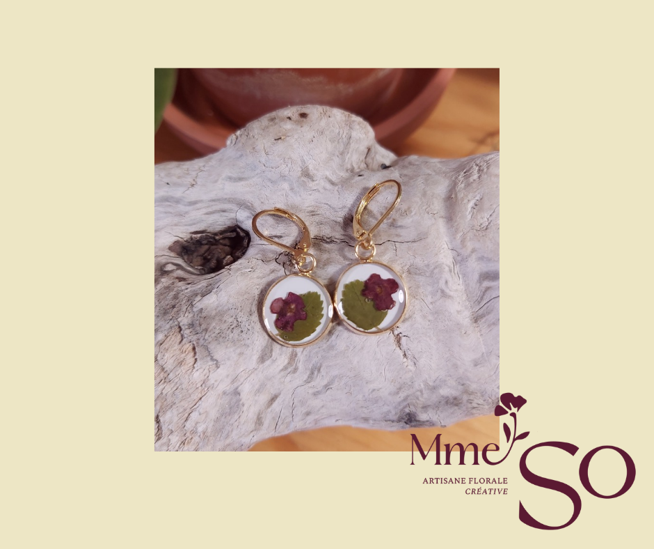 Petites boucles d'oreilles