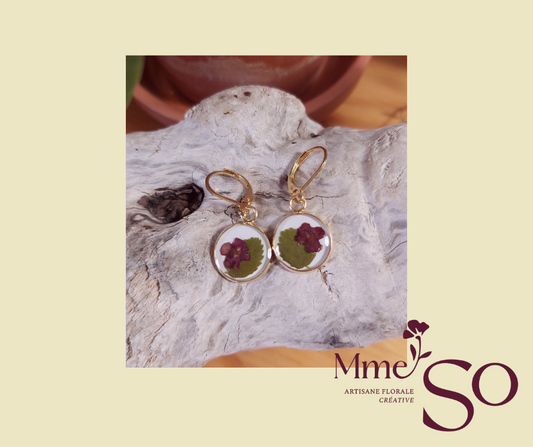 Petites boucles d'oreilles